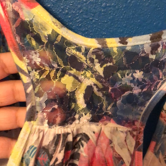 Multi Colored Ruffled Tank - Picture 3 of 4